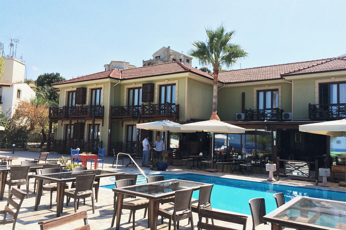 Ez Sbini - Bella View Hotel - Cyprus